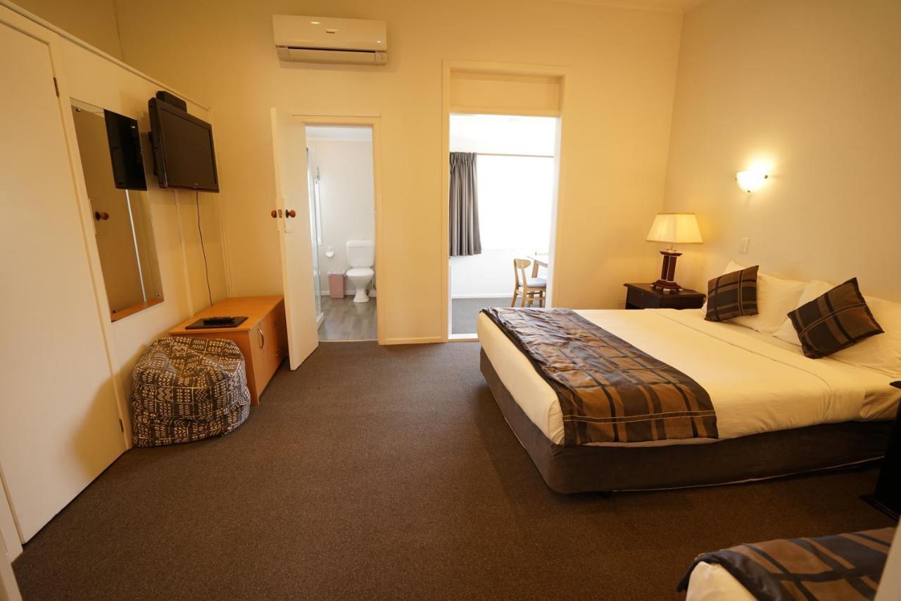 Alpers Lodge & Conference Centre Оукланд Екстериор снимка