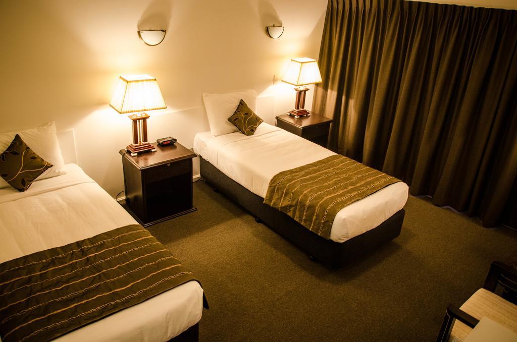 Alpers Lodge & Conference Centre Оукланд Екстериор снимка
