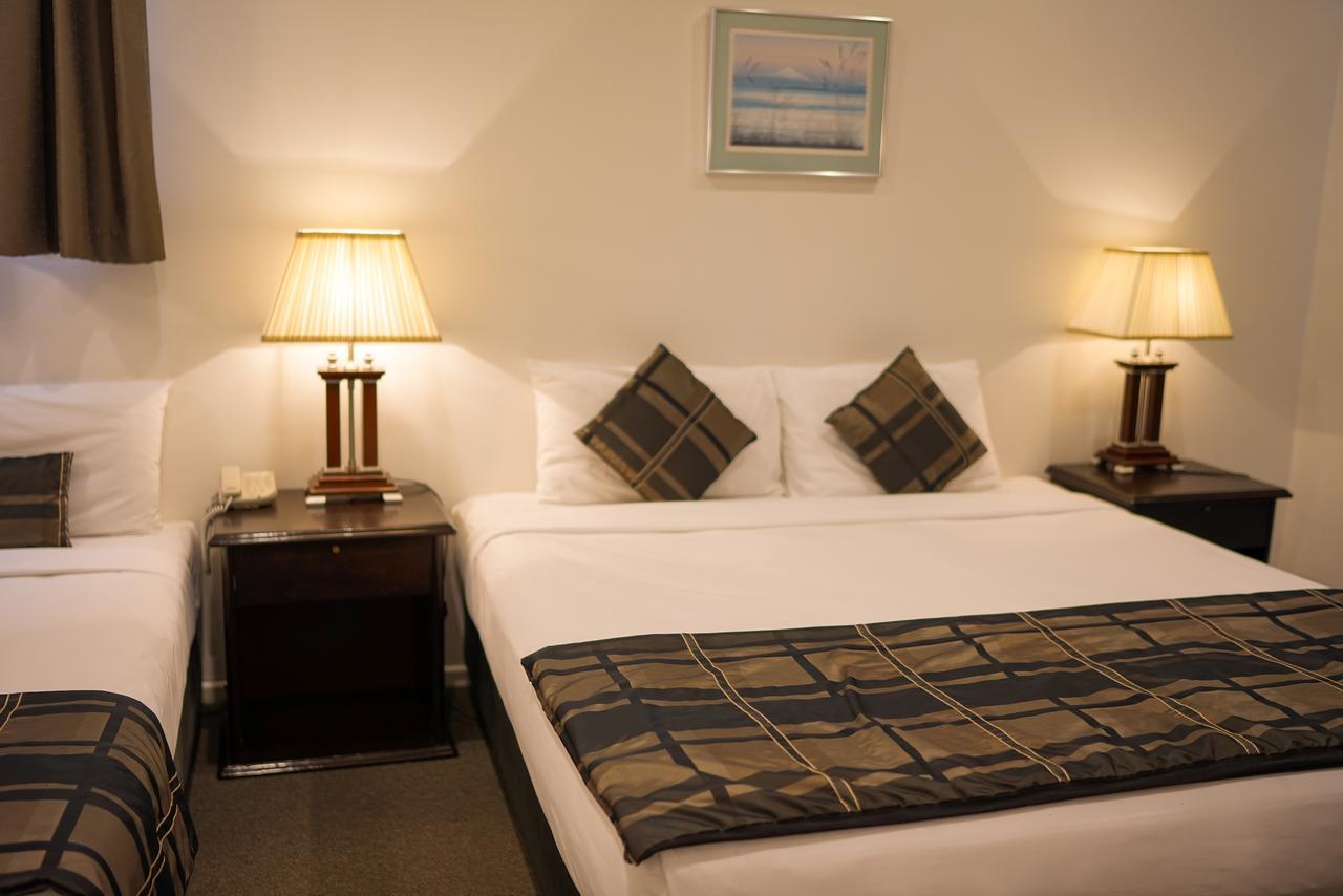 Alpers Lodge & Conference Centre Оукланд Екстериор снимка