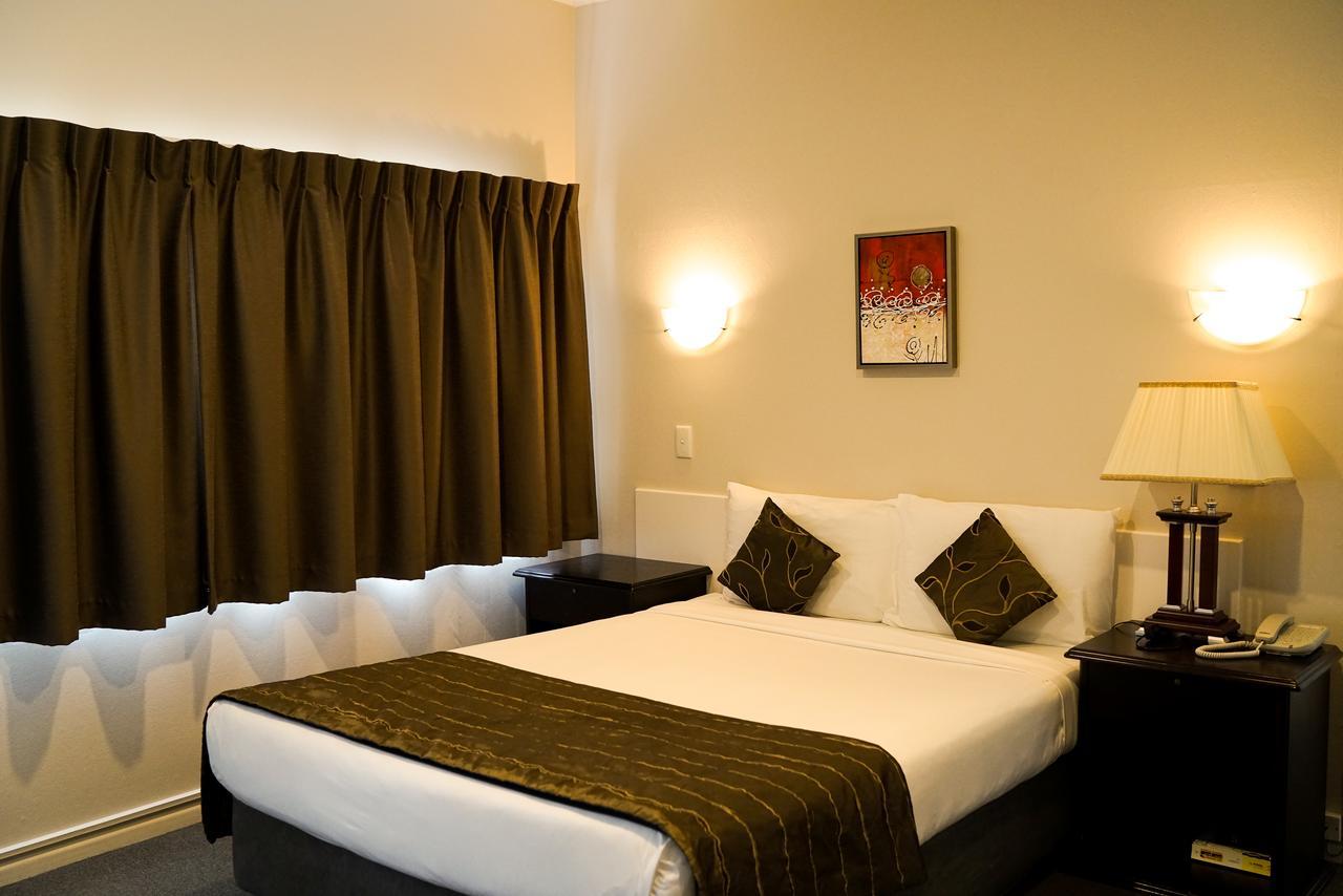 Alpers Lodge & Conference Centre Оукланд Екстериор снимка