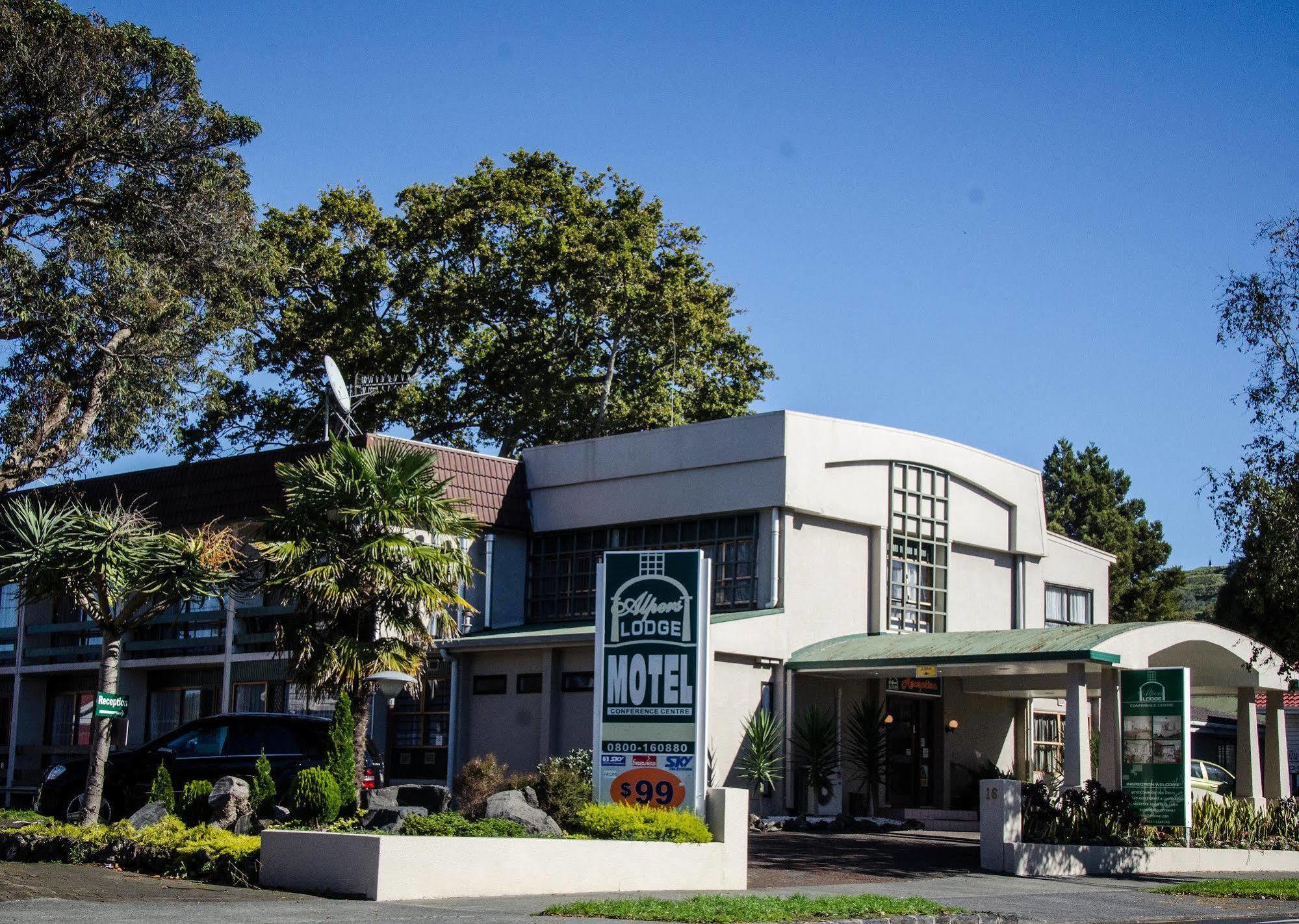Alpers Lodge & Conference Centre Оукланд Екстериор снимка